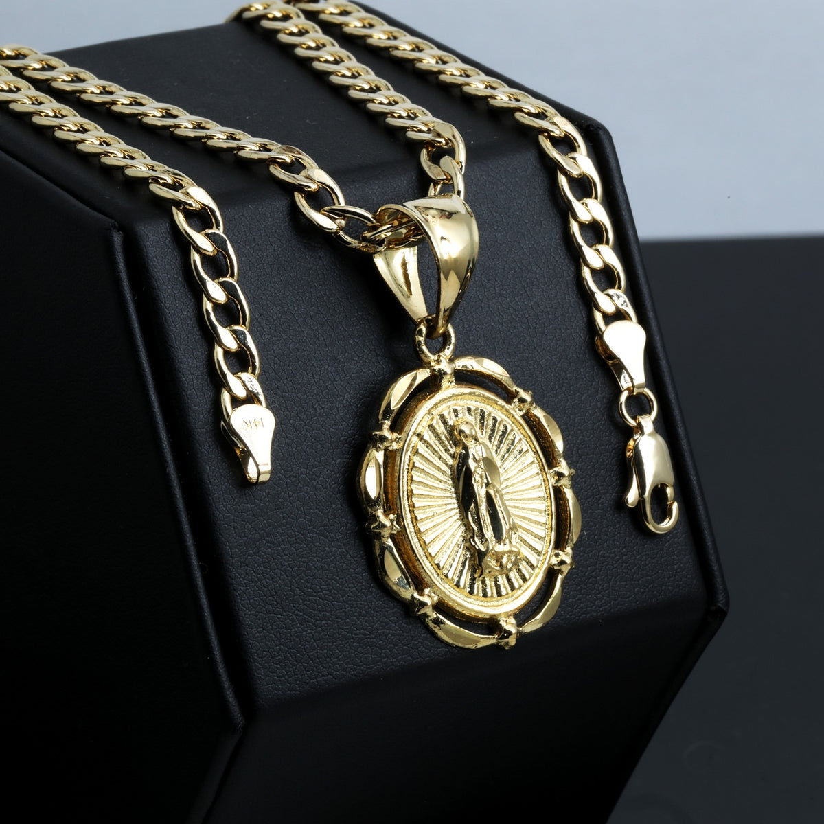 Oval Virgin Mary Charm Pendant 14k Gold 5mm 20" Cuban Choker Chain
