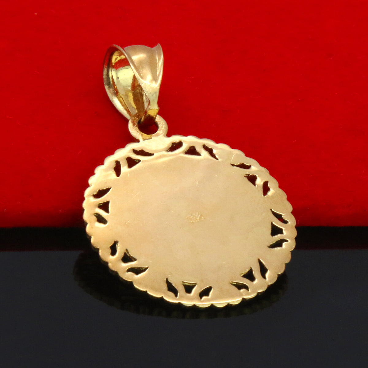 18k Gold Lovely Round Virgin Mary Pendant 5mm 18" Figaro Necklace Chain